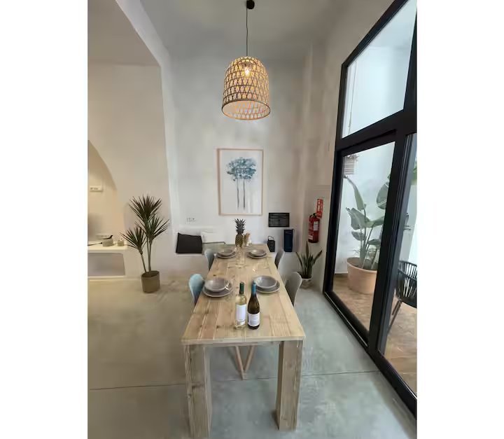 Comedor junto a la cocina